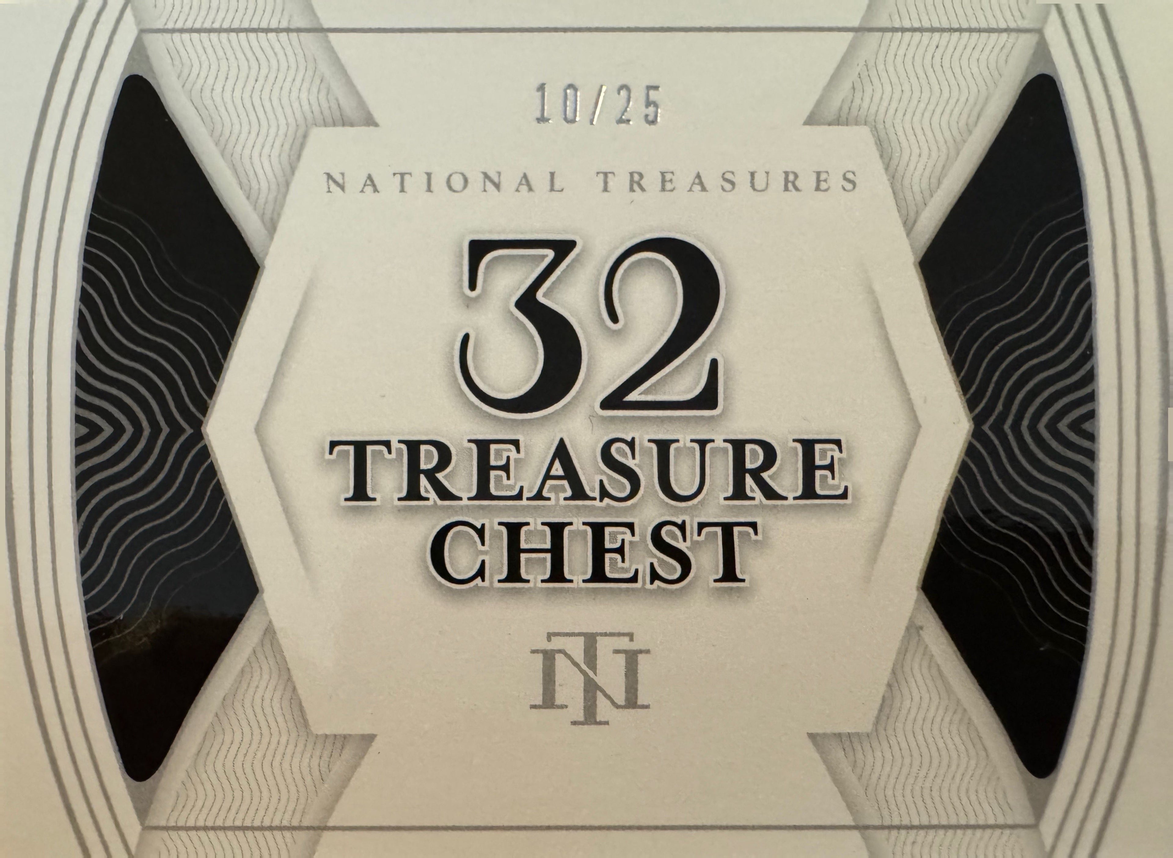 2022  National Treasures 32 Treasure Chest #TS32-PRS 10/25