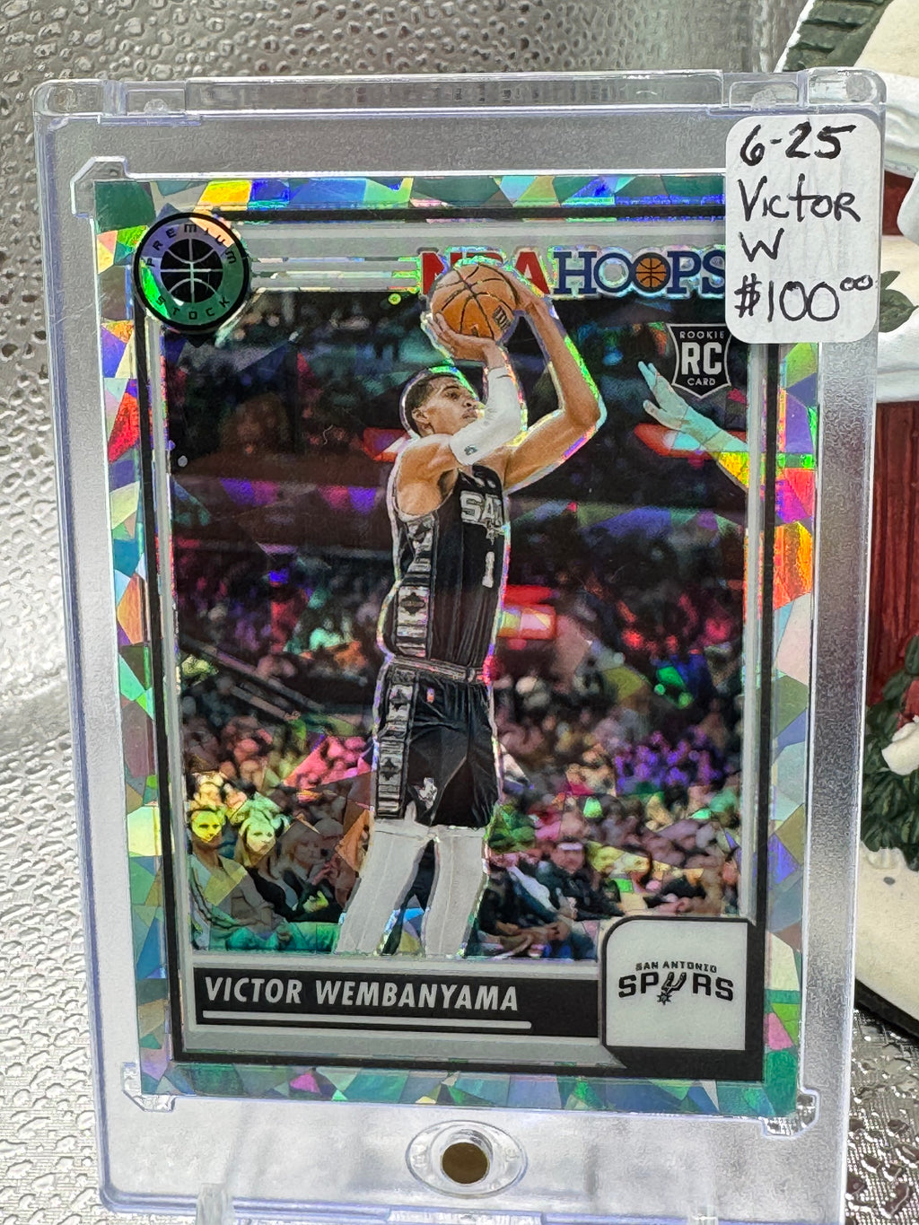 2024 2023-24 Panini NBA Hoops Premium Stock Victor Wembanyama #108 Green Prizm