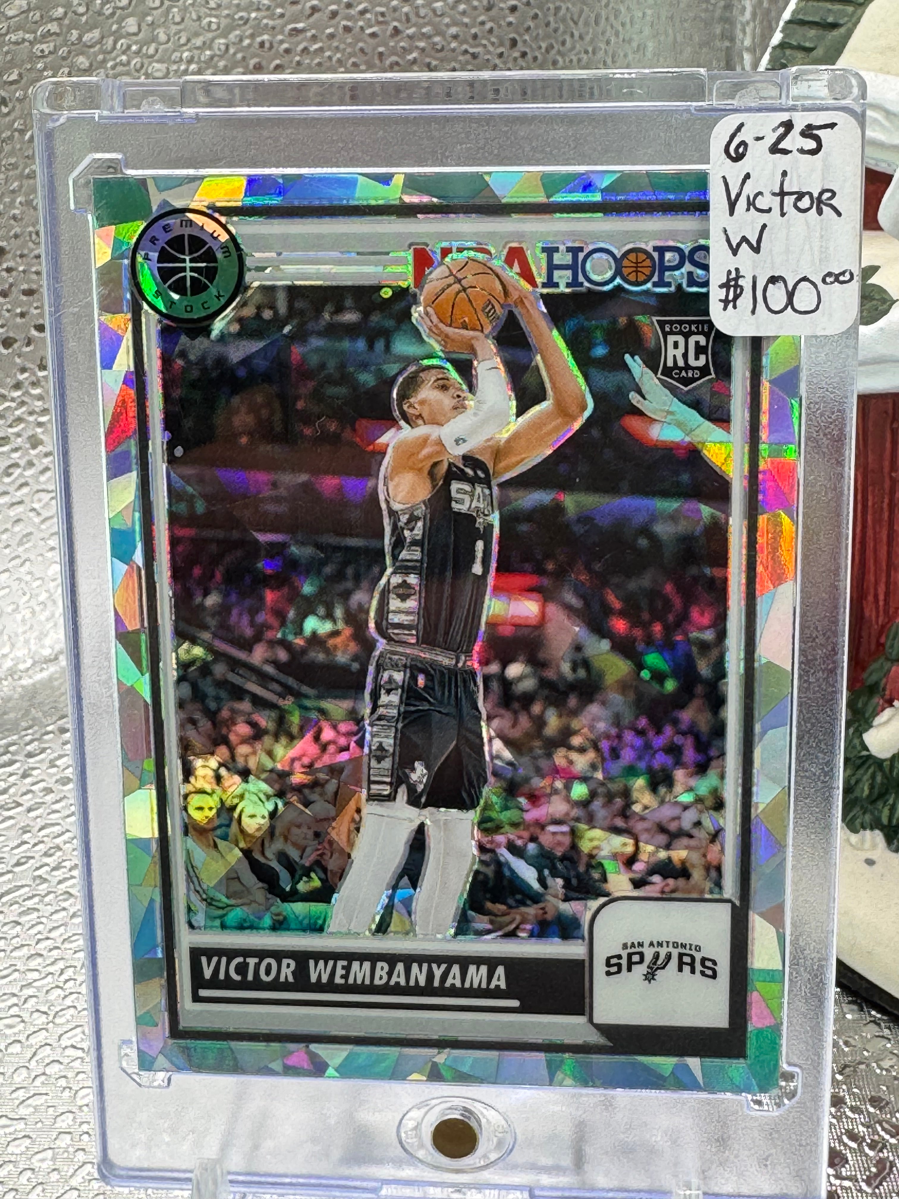 2024 2023-24 Panini NBA Hoops Premium Stock Victor Wembanyama #108 Green Prizm