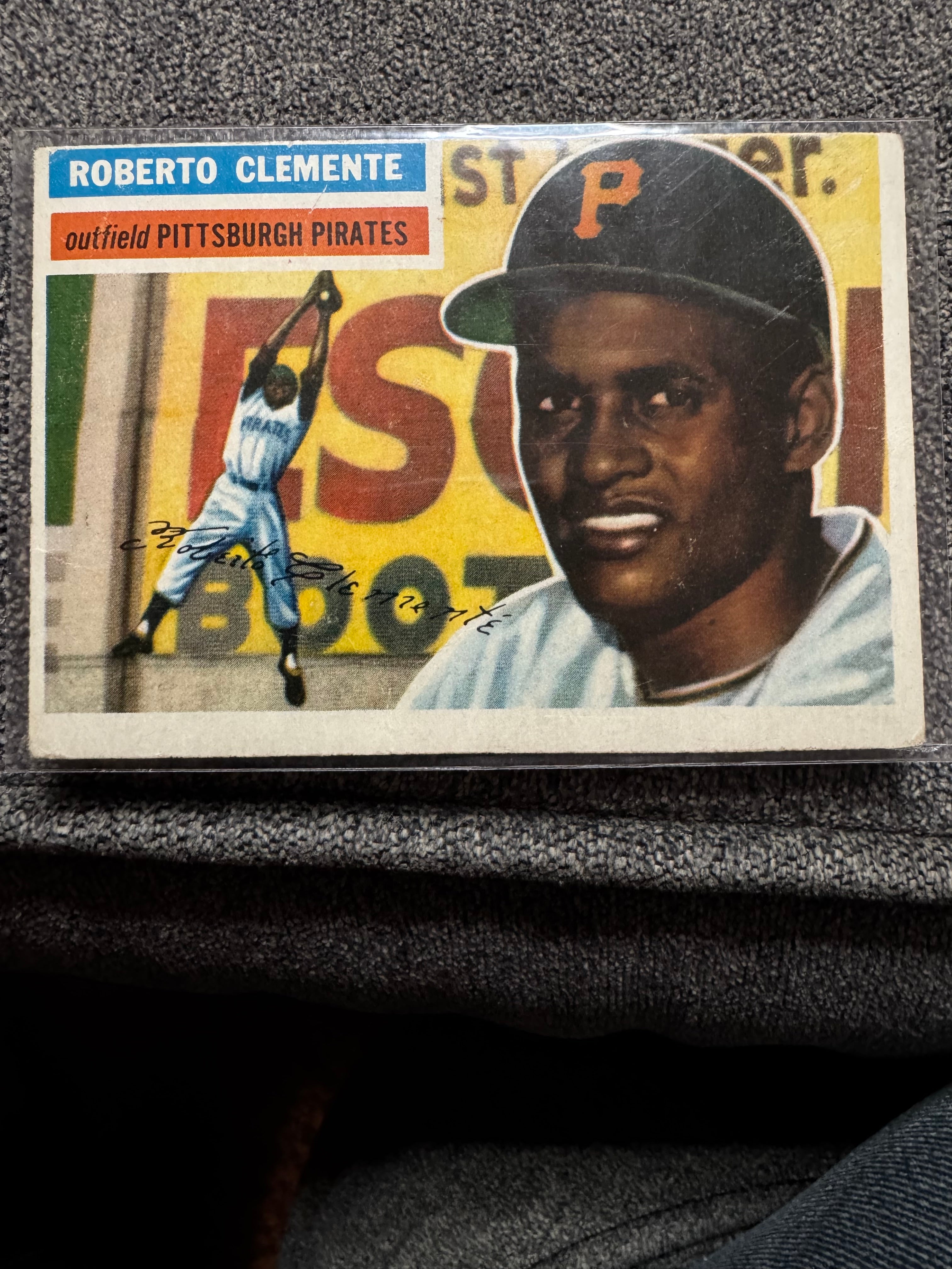 1956 Topps Baseball Roberto Clemente #33